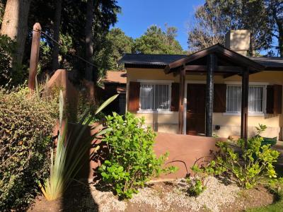 Casa en alquiler en Valeria del Mar. 3 ambientes, 1 baño y capacidad de 2 a 4 personas. 